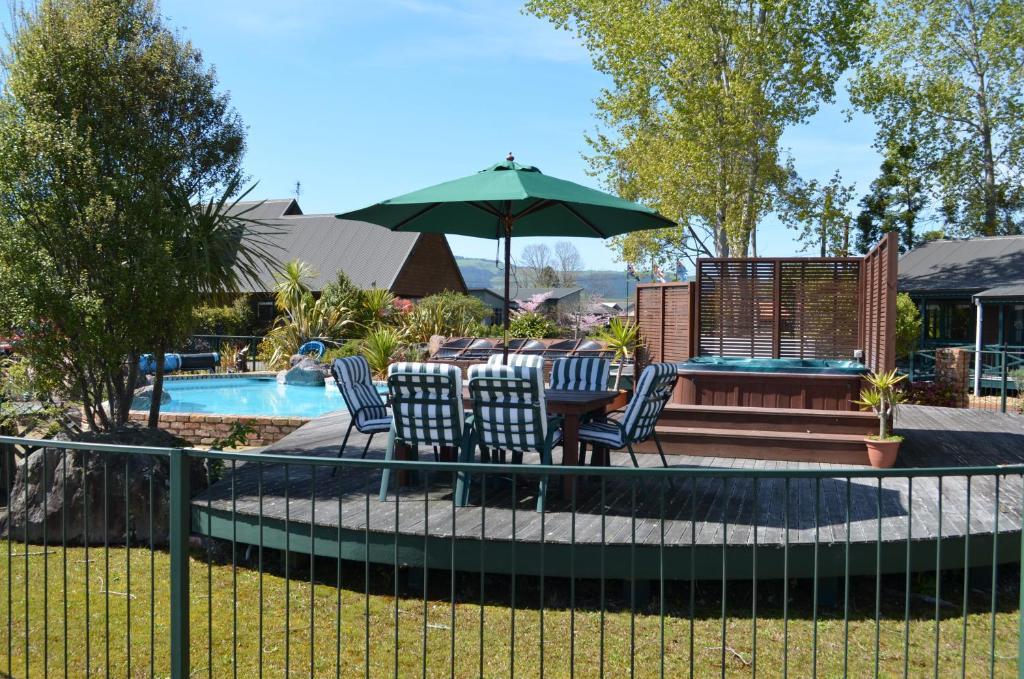 Cedarwood Lakeside Motel & Conference Venue Rotorua Exterior foto