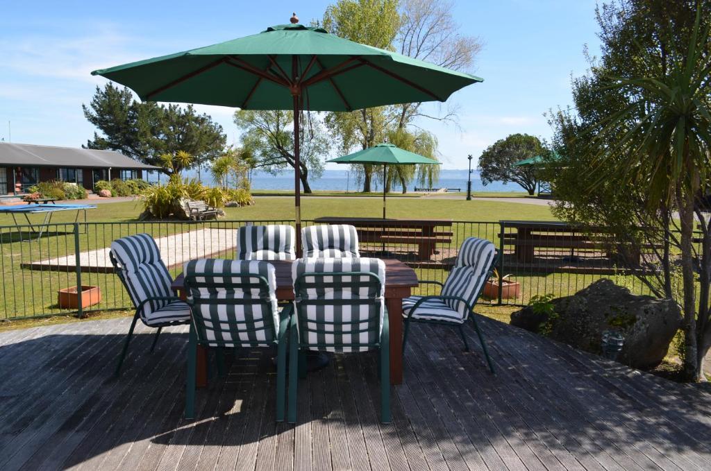 Cedarwood Lakeside Motel & Conference Venue Rotorua Exterior foto