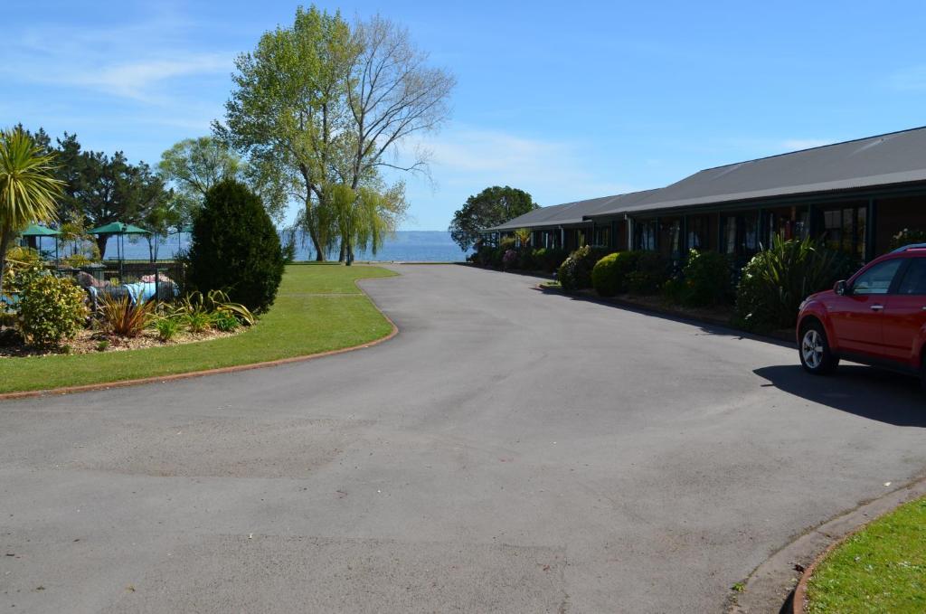 Cedarwood Lakeside Motel & Conference Venue Rotorua Exterior foto