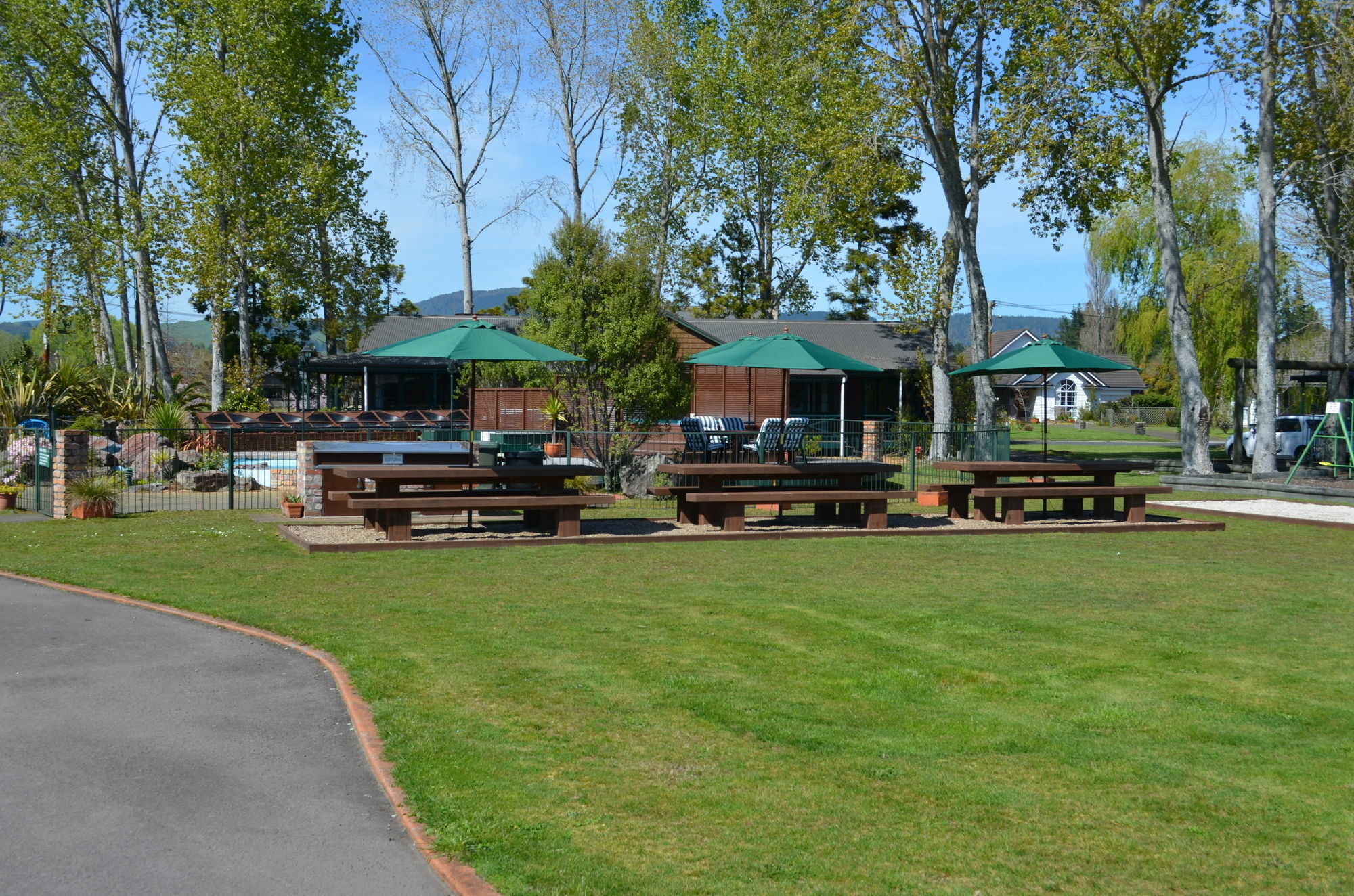 Cedarwood Lakeside Motel & Conference Venue Rotorua Exterior foto